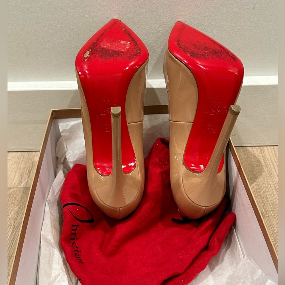 Christian Louboutin Nude Patent Leather Pointed-Toe Pumps - Picture 8 of 12